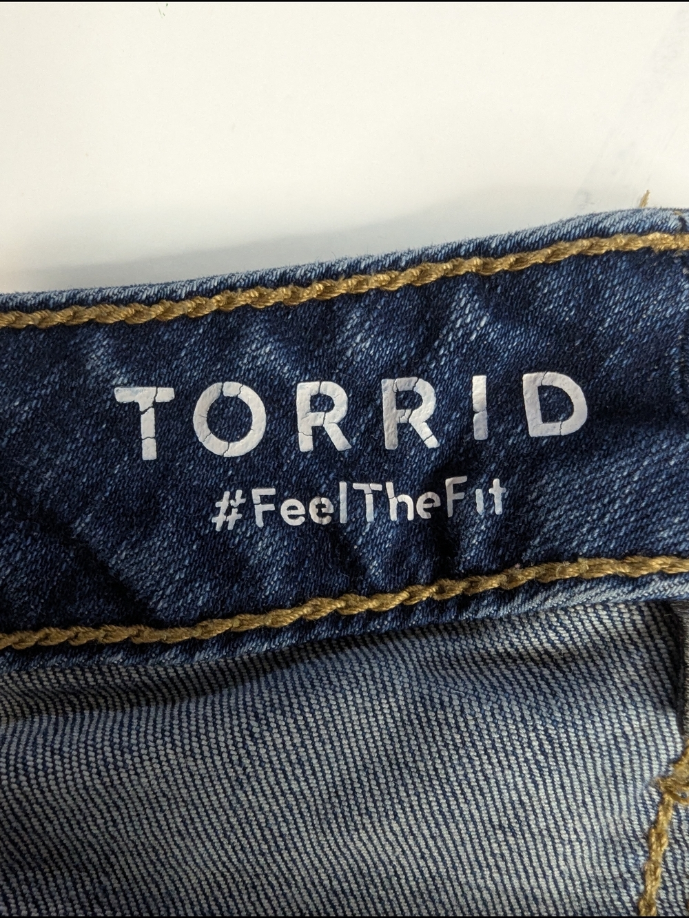 Torrid Women's 18S Perfect Boyfriend Ankle Vintage Stretch Dark Wash Blue Jeans - Picture 3 of 9